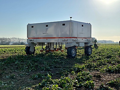 PixelFarming Robotics rijdt voor de troepen uit