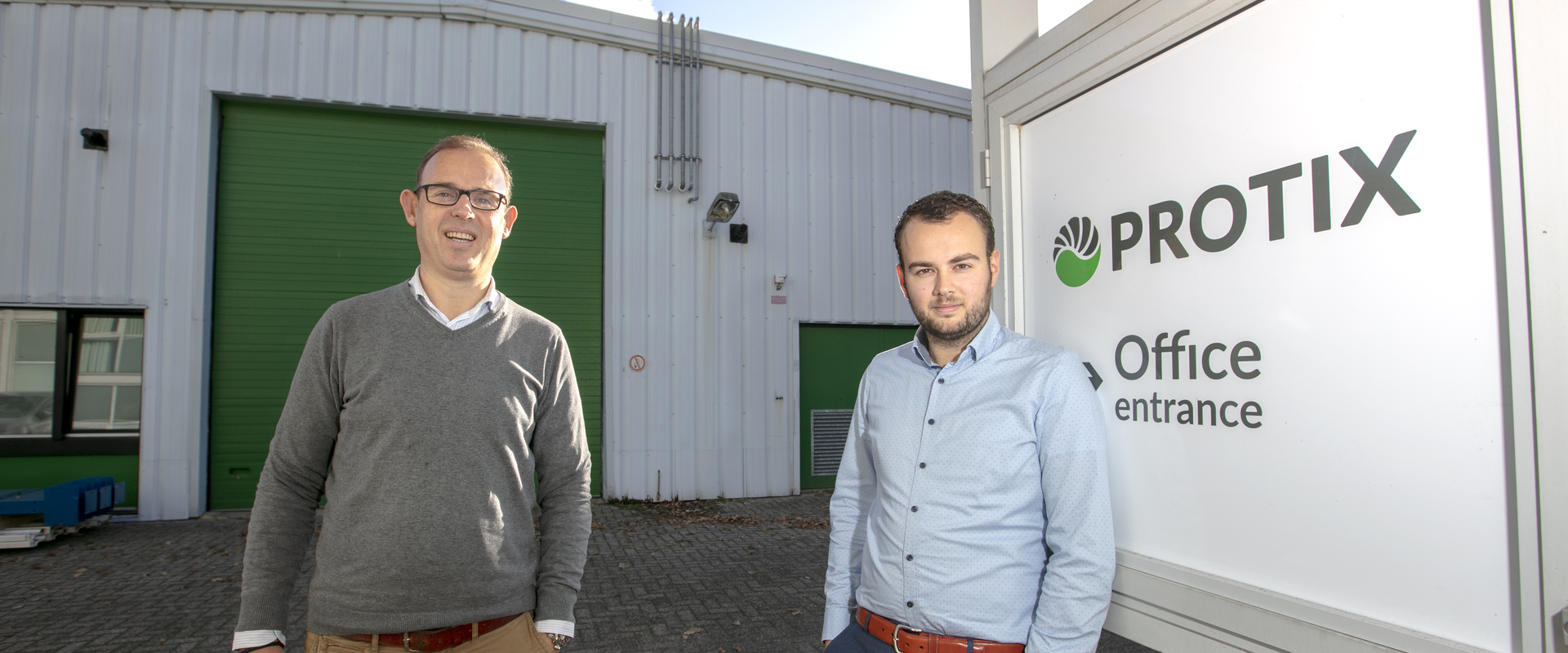 Thijs Kapteijns, Salesmanager Fertilizer, en Roel Boersma, Sales Director bij Protix